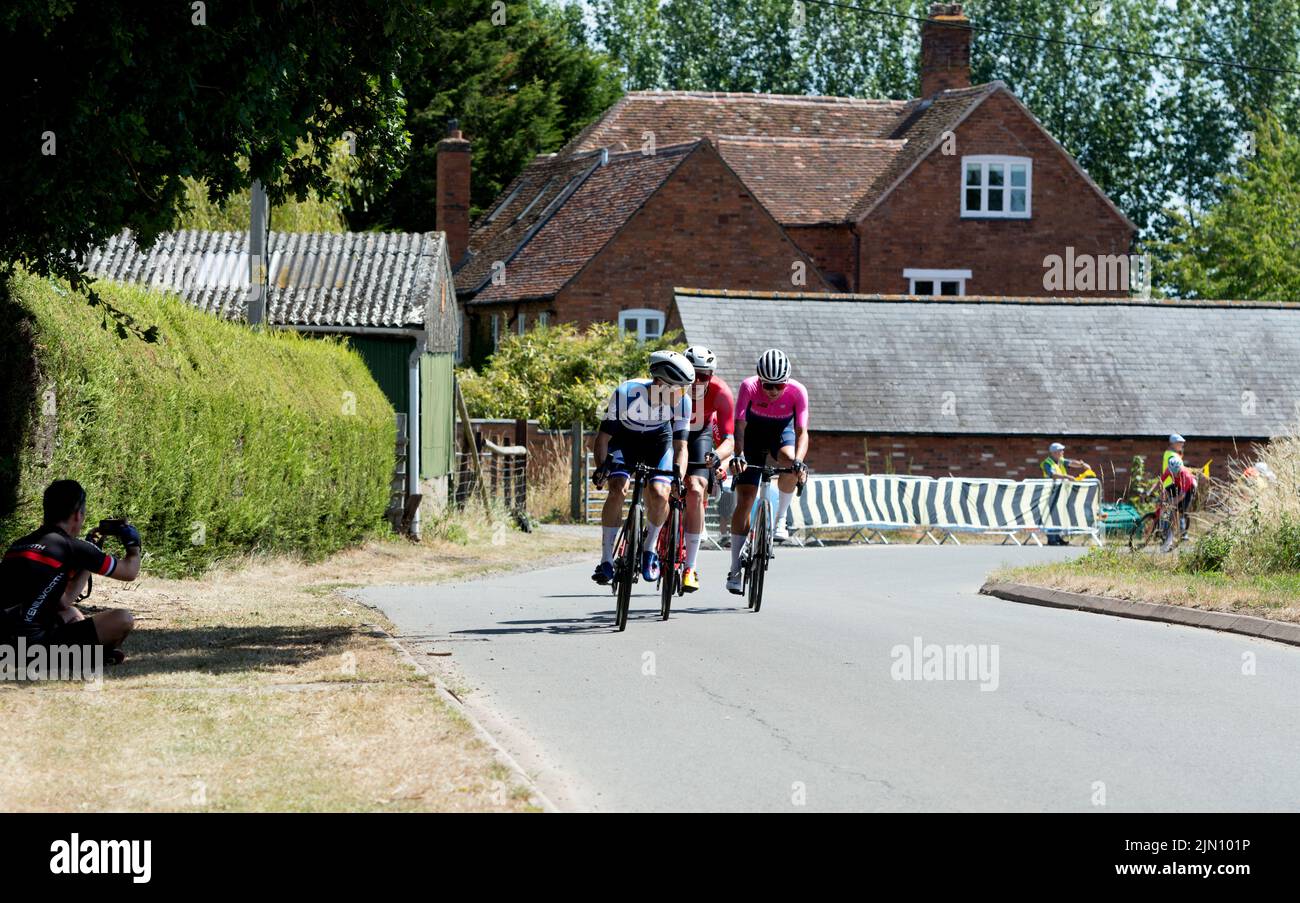 Das 2022 Commonwealth Games Radrennen für Männer, Budbrooke Village, Warwickshire,`s Stockfoto